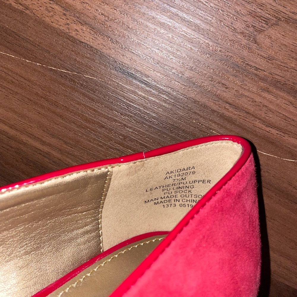 Red flats - Picture 3 of 4